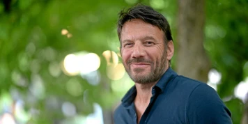 Samuel Le Bihan: Lutte pour l'Autisme et Dévouement Honoré par la Légion d'Honneur
