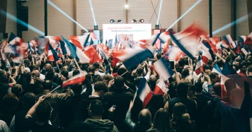 Réunion du RN : Symboles néo-nazis repérés, Bardella nie toute affiliation radicale