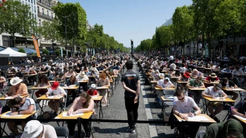 Festival du Livre de Paris 2022: Grande Dictée des Jeux près de la Tour Eiffel