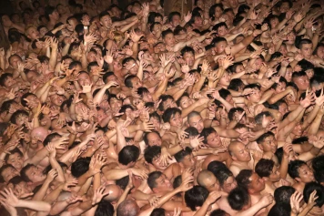 Retour des fêtes des corps nus au Japon après la pandémie de Covid-19