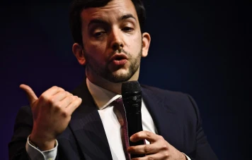 Rassemblement National Propose Élimination des Régions pour Réduire le Déficit Public