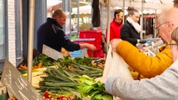 Explorez le Marché de Dieppe: Découvrez les Spécialités de la Normandie