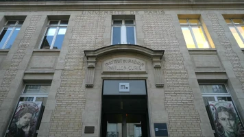 Le Pavillon des Sources: Ancien Lab de Marie Curie Transformé en Centre de Recherche