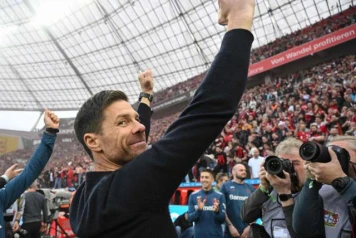 Xabi Alonso reste à Bayer Leverkusen, Wirtz poursuit, renforts prévus
