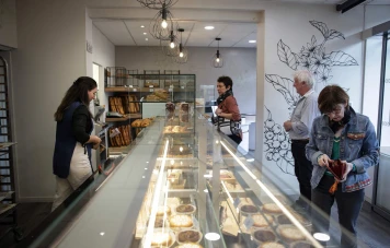 Réouverture de la boulangerie Blon: un hommage touchant à Véronique et Laurent