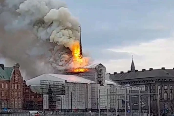 Incendie historique à la Bourse de Copenhague du XVIIe siècle - Évitez Slotsholmen