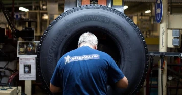 Michelin garantit un salaire décent et une protection sociale à ses employés