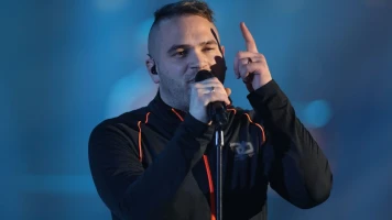 Jul, le rappeur français recordman de ventes et aimé du public