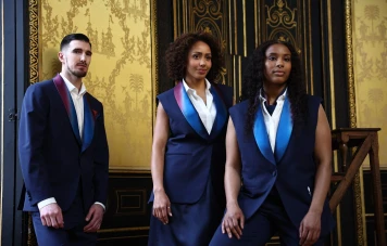 Jeux olympiques de Paris 2024 : Les athlètes dévoilent d'élégantes tenues de cérémonie signées Berluti