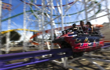Tragédie à la fête foraine de Blois: Femme de 27 ans perd la vie