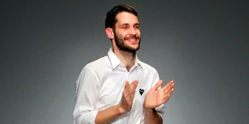 Simon Porte Jacquemus et Marco Maestri: Nouveaux papas de jumeaux, Mia et Sun