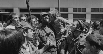 La "Grândola Vila Morena" de José Afonso : L'hymne de la révolution des œillets au Portugal