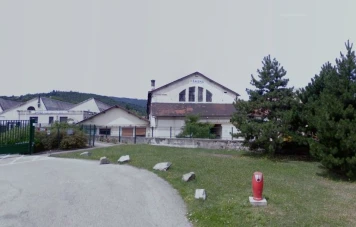 Tragédie Urbex à l'Usine Akers: Jeune Fille de 15 Ans Décède, Autre Gravement Blessée