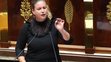 Convoquée par la police pour « apologie du terrorisme », la LFI Mathilde Panot appelle à un rassemblement à Paris