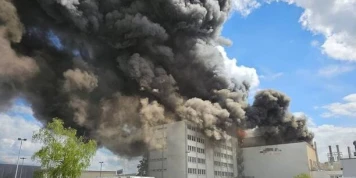 Incendie majeur à l'usine Diehl Metal de Berlin, libération de fumées toxiques