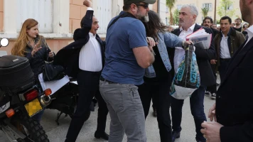 Le chef de Reconquête ciblé par des œufs lors d'une visite à Ajaccio