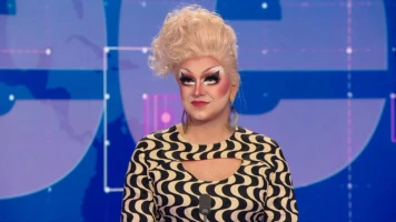 Minima Gesté, Drag Queen, porte la flamme olympique malgré les insultes