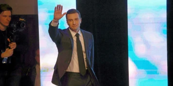 Jordan Bardella: Habile Débatteur, Soutien de l'Ukraine, Évite les Liens Russes du RN