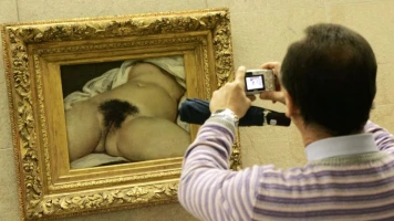 Artiste vandalise 'L'Origine du monde' de Courbet au Centre Pompidou à Metz