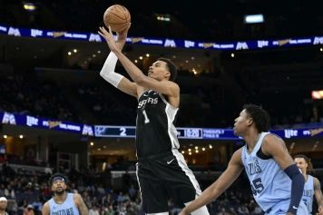 Victor Wembanyama: Premier Français Rookie de l'Année NBA et Star des Réseaux Sociaux