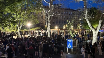 Arrivée de la Flamme Olympique 2024: Concert au Vieux-Port de Marseille