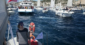 Escorter la Flamme Olympique de Paris 2024: Une Parade Maritime Unique