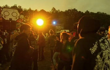 Fête clandestine massive dans le Maine-et-Loire: 10 000 participants