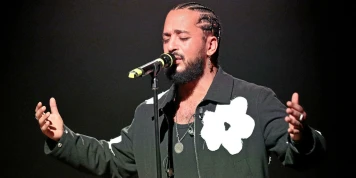 Slimane, la voix puissante de la France à l'Eurovision 2023, vise la victoire