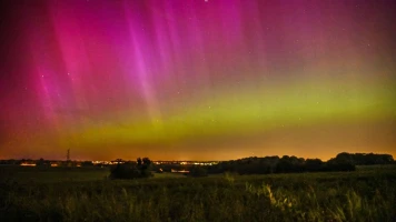 Spectaculaires aurores boréales à Égly, Essonne, le 10 mai 2024