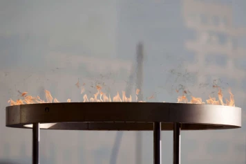 Relais de la Flamme Olympique 2024: Problèmes Techniques et Célébrités Invitées