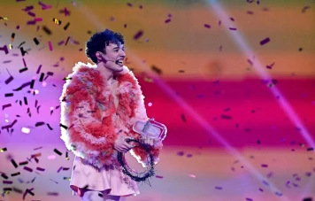 Nemo remporte l'Eurovision 2024 ; les concerts parisiens de Taylor Swift attirent 160 000 fans