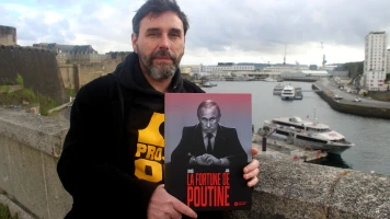 Le Destin de Poutine: Bande Dessinée Révèle Fortune et Crimes du Leader Russe