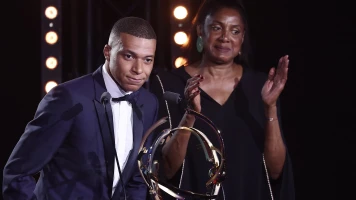 Kylian Mbappé: Meilleur joueur de Ligue 1, exprime sa gratitude au PSG