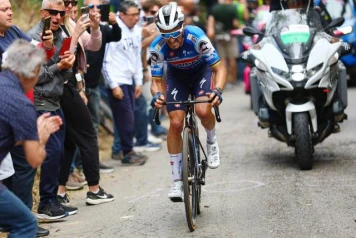 Julian Alaphilippe remporte la 12e étape du Tour d'Italie, avance de 30s