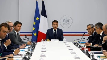 Réforme électorale à Paris: Critiques et violences suite à l'action rapide