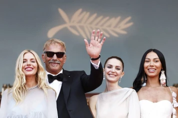 Kevin Costner présente sa saga à Cannes, "Emilia Pérez" favori