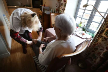 Carence de personnel en aide à domicile : un défi majeur à relever