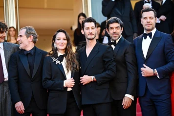 Le Festival de Cannes célèbre Pierre Niney dans le rôle du "Comte de Monte-Cristo".