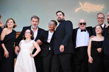 Triomphe de 'Un p'tit truc en plus' à Cannes, 3,4M d'entrées en 3 semaines