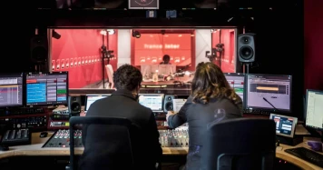 Diversité limitée dans les médias publics français, révèle l'étude de Thomas More