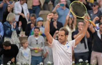 Richard Gasquet triomphe sur Borna Coric au premier tour de Roland Garros