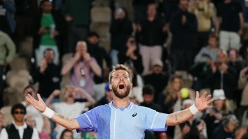 Corentin Moutet triomphe à Roland-Garros contre Nicolas Jarry