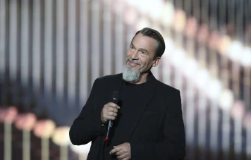 Florent Pagny fait une apparition surprise à l'Olympia malgré sa lutte contre le cancer