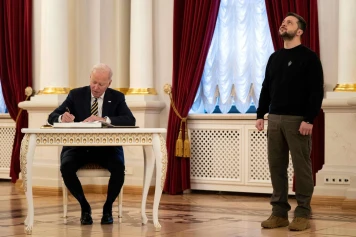 Biden autorise l'Ukraine à frapper la Russie, OTAN soutient