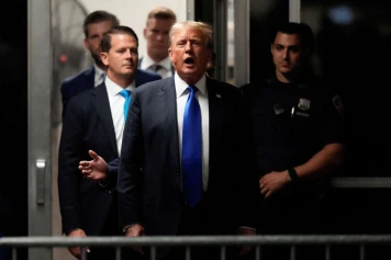 Donald Trump condamné pour paiements dissimulés, reste candidat présidentiel