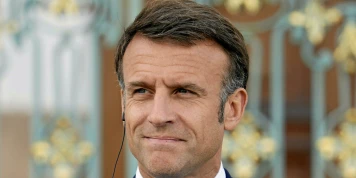 La note de crédit de la France est abaissée en raison de l'augmentation de la dette et des déficits budgétaires