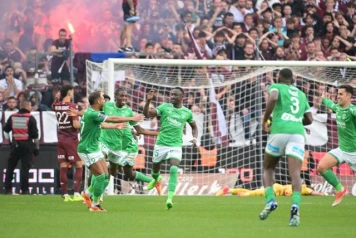 Saint-Étienne s'empare de la Ligue 1 au terme d'une prolongation haletante