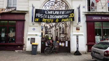 Exposition des expulsions de migrants avant les Jeux Olympiques