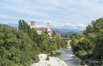 Trois jeunes emportés par une rivière en crue en Italie, deux morts