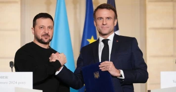 Zelensky, Macron et Biden discutent de la crise à Donetsk, Ukraine